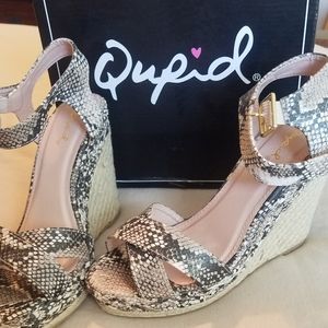 Snakeskin wedges like new